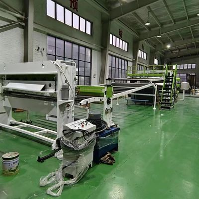 Linea di estrusione continua di fogli di plastica usata