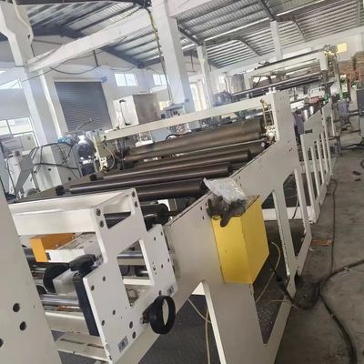Macchina per estrusori di plastica personalizzata con elevata capacità di estrusione e sistema di raffreddamento ad acqua