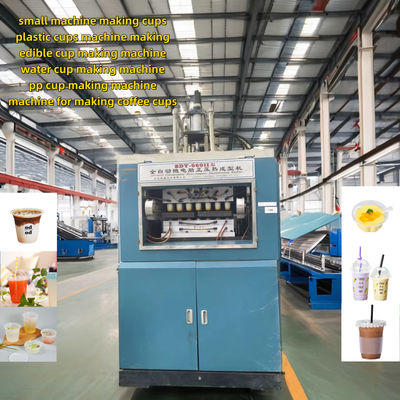 La macchina di termoformatura in plastica la potenza del motore è di 7.5kw macchina di confezione di tazze usa e getta