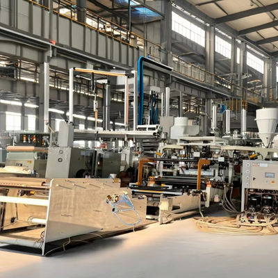 Macchina di estrusione di plastica 380V con sistema di controllo PLC e design a vite personalizzato