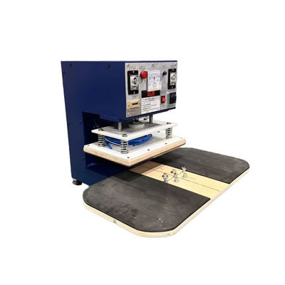Mini Dual Station Food Plastic Blister Vacuum Forming Machine per un conteggio a 6 cifre e un tempo di ritardo regolabile
